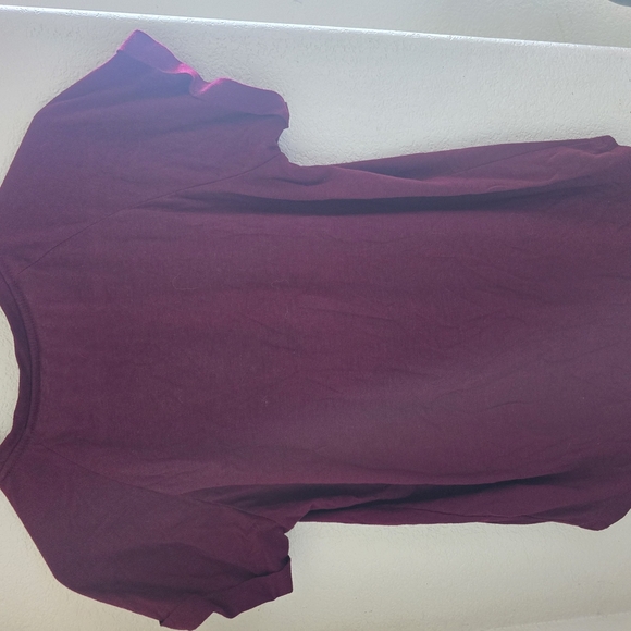 Maroon “California Love” tee, size M, soft & comfy. - Picture 4 of 4